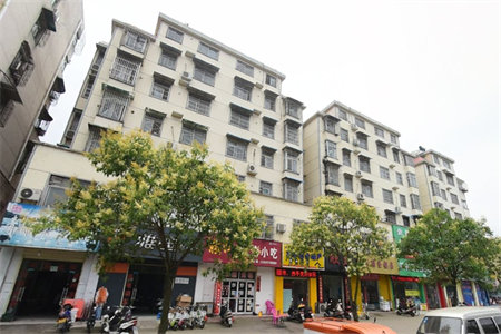 文化路学校对面金岚水景园126平套三90万带车库精装未住